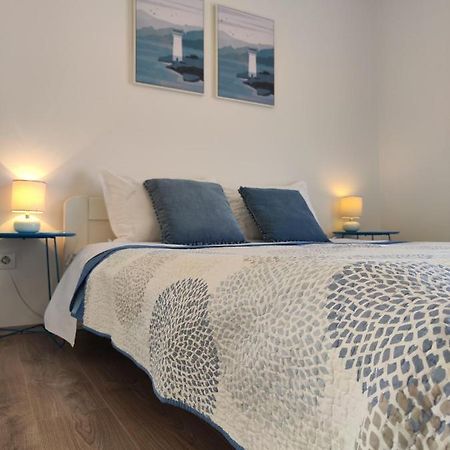 Jelsa Blue Sea View Apartment Bagian luar foto