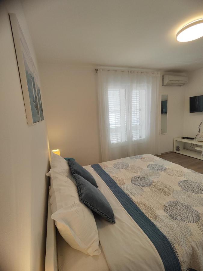 Jelsa Blue Sea View Apartment Bagian luar foto