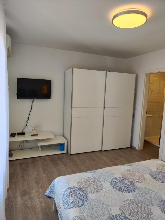 Jelsa Blue Sea View Apartment Bagian luar foto
